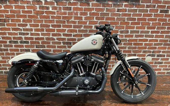 2022 Harley-Davidson Iron 883 Review [Air-Cooled Sportster]