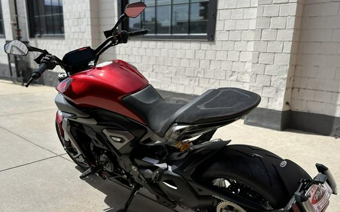 2026 Ducati Xdiavel V4 Burning Red