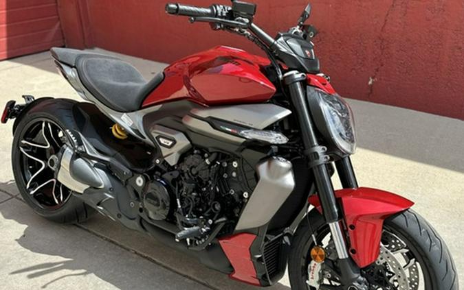 2026 Ducati Xdiavel V4 Burning Red