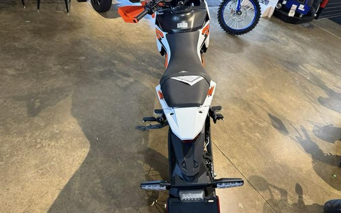 2025 KTM Adventure 390 R