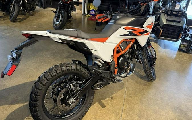 2025 KTM Adventure 390 R