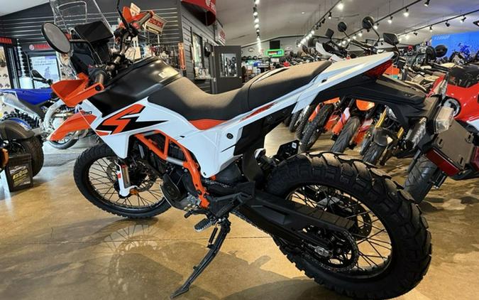 2025 KTM Adventure 390 R