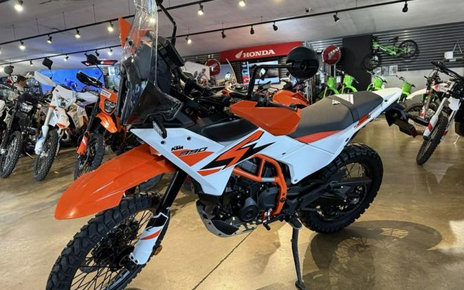 2025 KTM Adventure 390 R