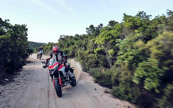 2022 Ducati Multistrada V4 S Travel & Radar