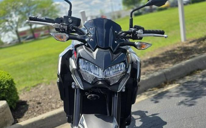 2023 Kawasaki Z900 ABS Metallic Phantom Silver/Metallic Carbon Gray
