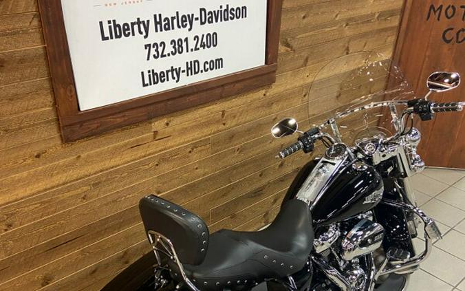 2019 Harley-Davidson® Road King® Vivid Black FLHR