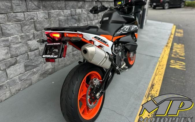 2024 KTM 890 SMT