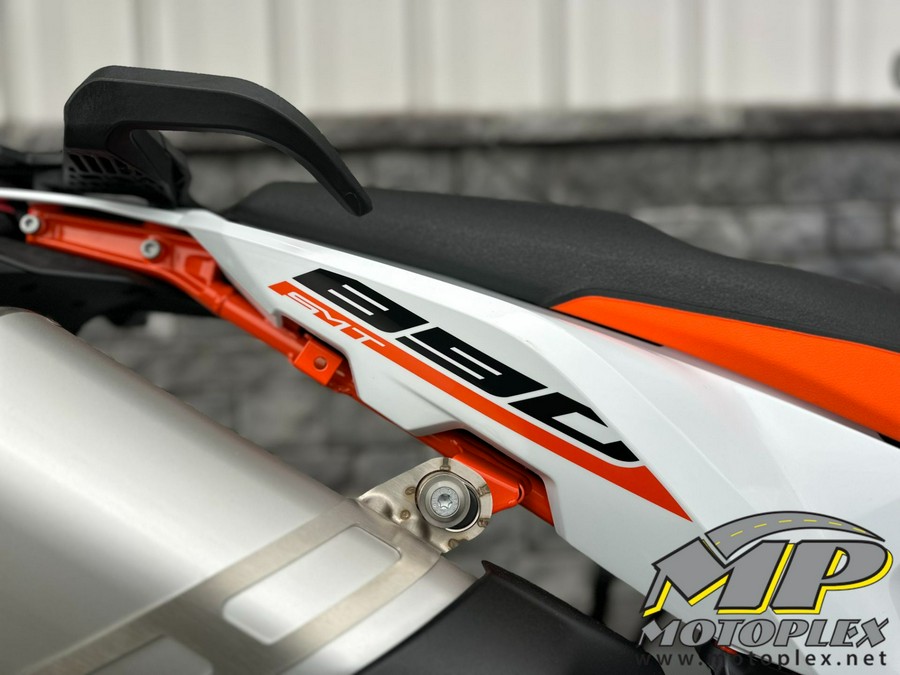 2024 KTM 890 SMT