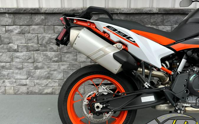 2024 KTM 890 SMT