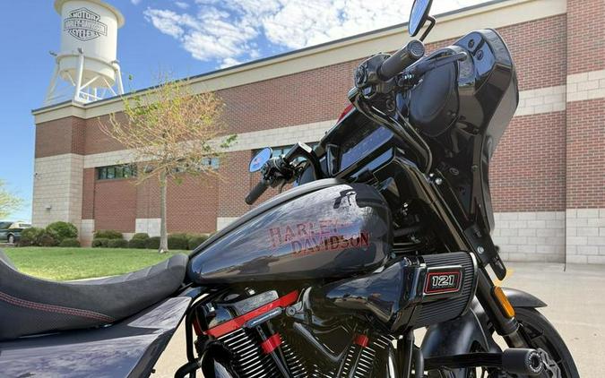 2025 Harley-Davidson® FLHXSTSE
