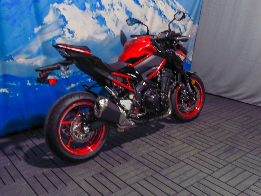 2024 Kawasaki Z900 ABS Candy Persimmon Red/Ebony