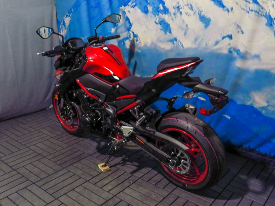 2024 Kawasaki Z900 ABS Candy Persimmon Red/Ebony