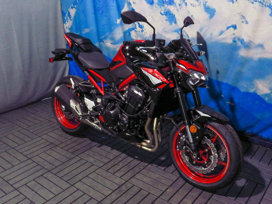 2024 Kawasaki Z900 ABS Candy Persimmon Red/Ebony