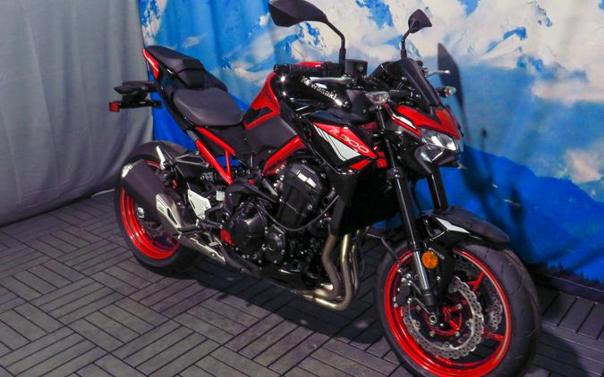 2024 Kawasaki Z900 ABS Candy Persimmon Red/Ebony