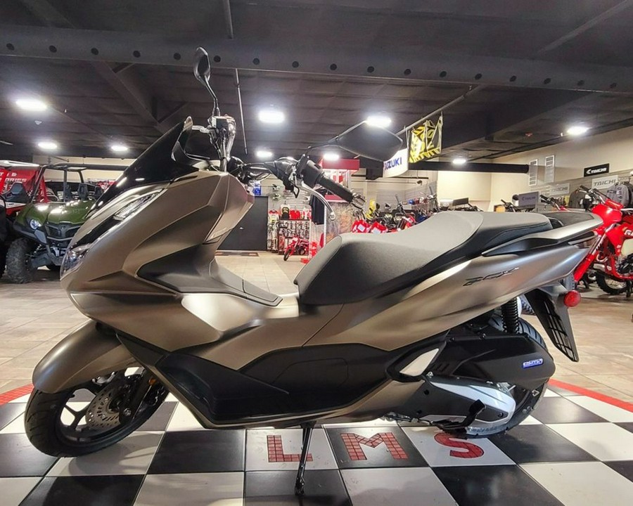 2023 Honda® PCX