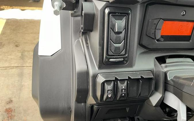 2026 Can-Am® Defender Limited HD11