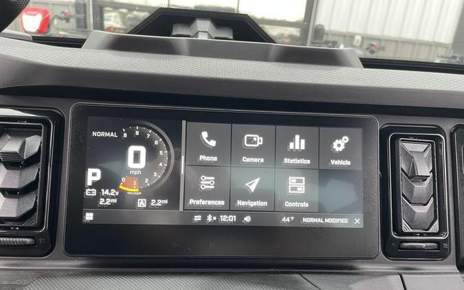 2026 Can-Am® Defender Limited HD11