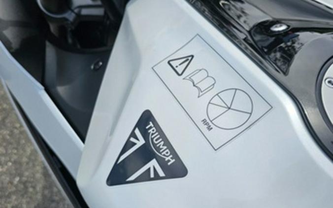 2025 Triumph Daytona 660 Snowdonia White/Sapphire Black 660