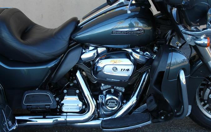 Harley-Davidson® Tri Glide® Ultra 2020 FLHTCUTG 851855T SPRUCE W/PINSTRIPE