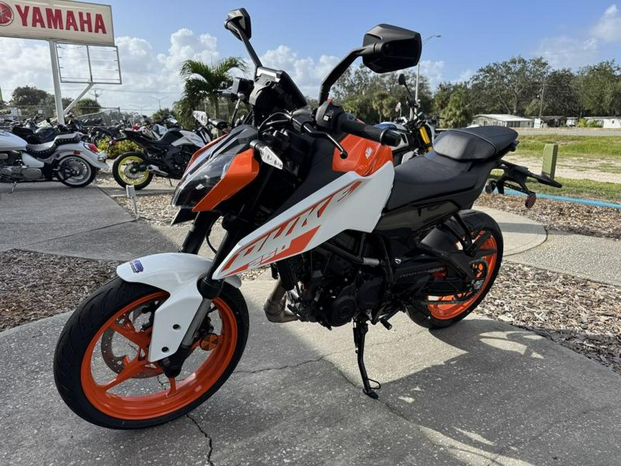 2024 KTM 250 Duke
