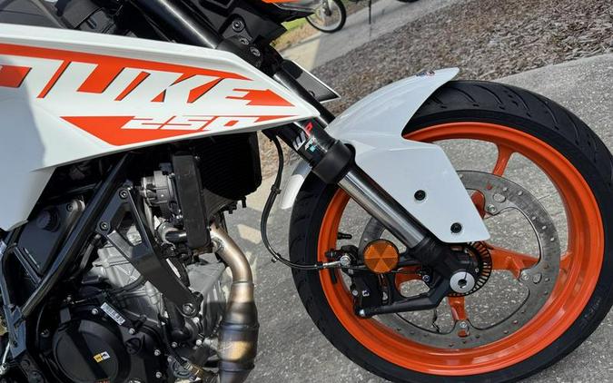 2024 KTM 250 Duke