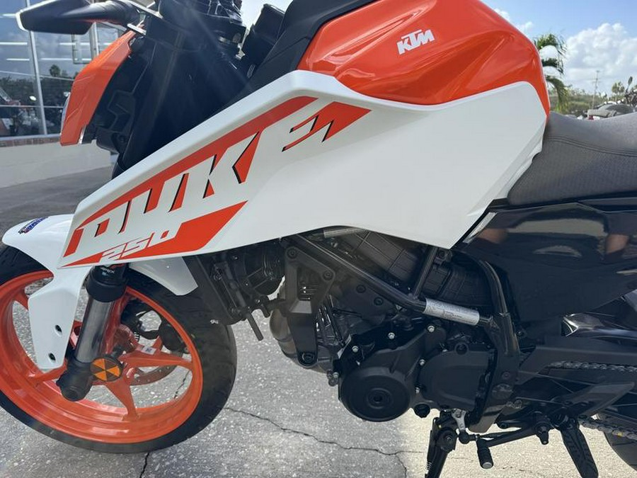 2024 KTM 250 Duke