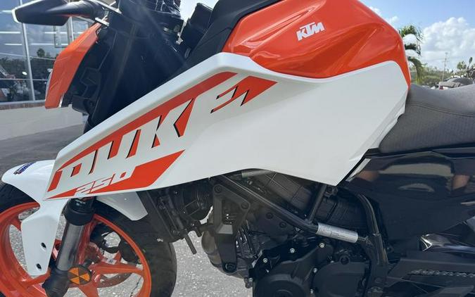 2024 KTM 250 Duke