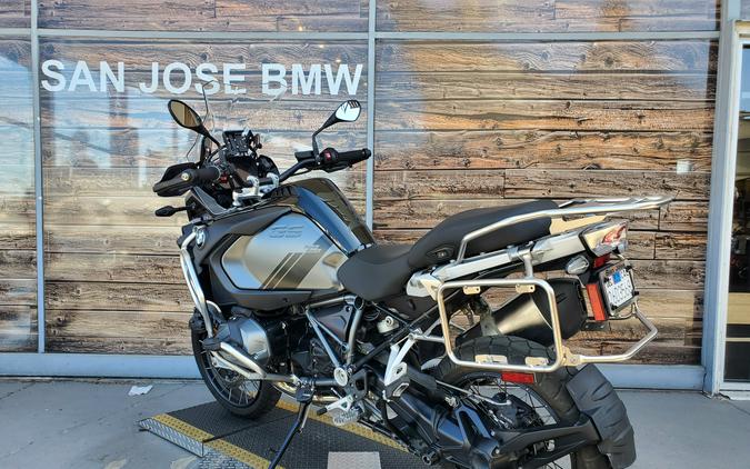 2022 BMW R