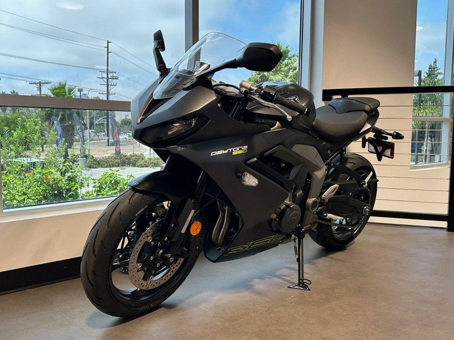 2025 Triumph Daytona 660 Satin Granite/Satin Black