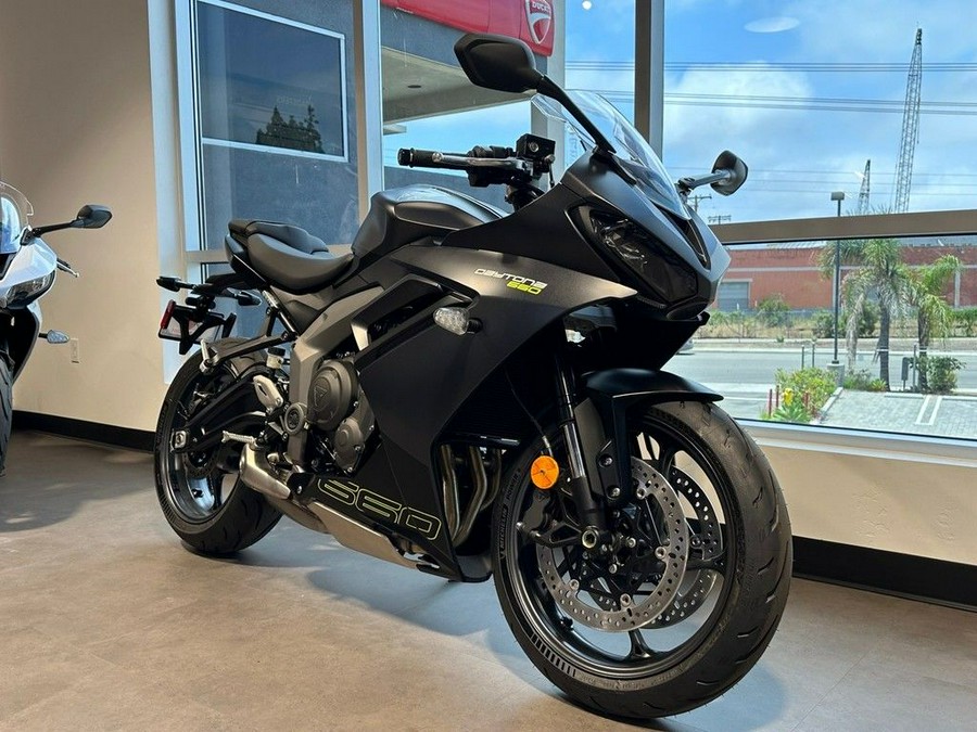 2025 Triumph Daytona 660 Satin Granite/Satin Black