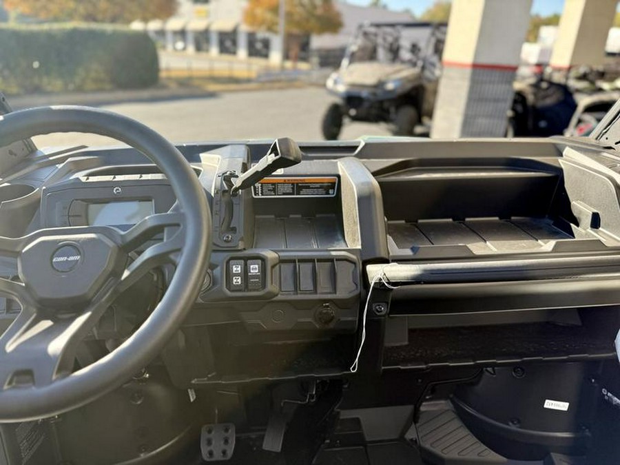 2026 Can-Am® Defender DPS HD10