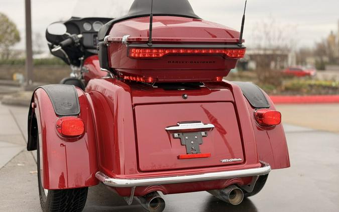 2021 Harley-Davidson® Tri Glide® Ultra FLHTCUTG Billiard Red