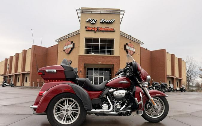 2021 Harley-Davidson® Tri Glide® Ultra FLHTCUTG Billiard Red