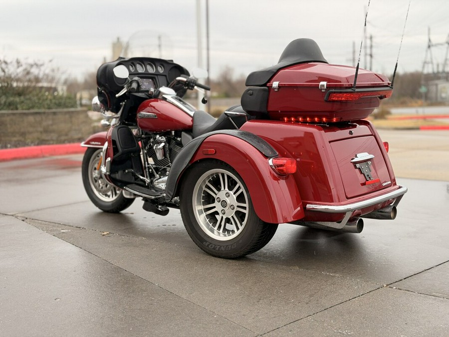 2021 Harley-Davidson® Tri Glide® Ultra FLHTCUTG Billiard Red