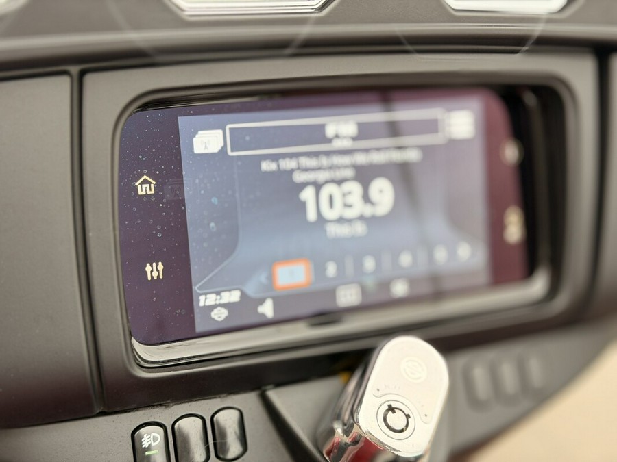 2021 Harley-Davidson® Tri Glide® Ultra FLHTCUTG Billiard Red