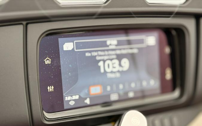 2021 Harley-Davidson® Tri Glide® Ultra FLHTCUTG Billiard Red