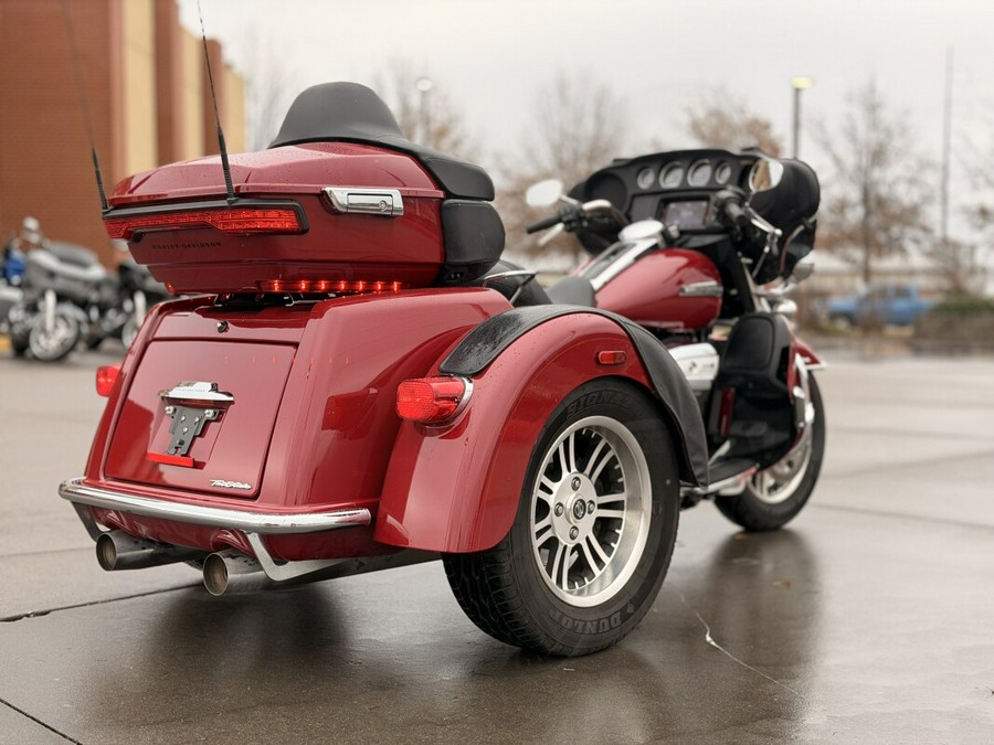 2021 Harley-Davidson® Tri Glide® Ultra FLHTCUTG Billiard Red