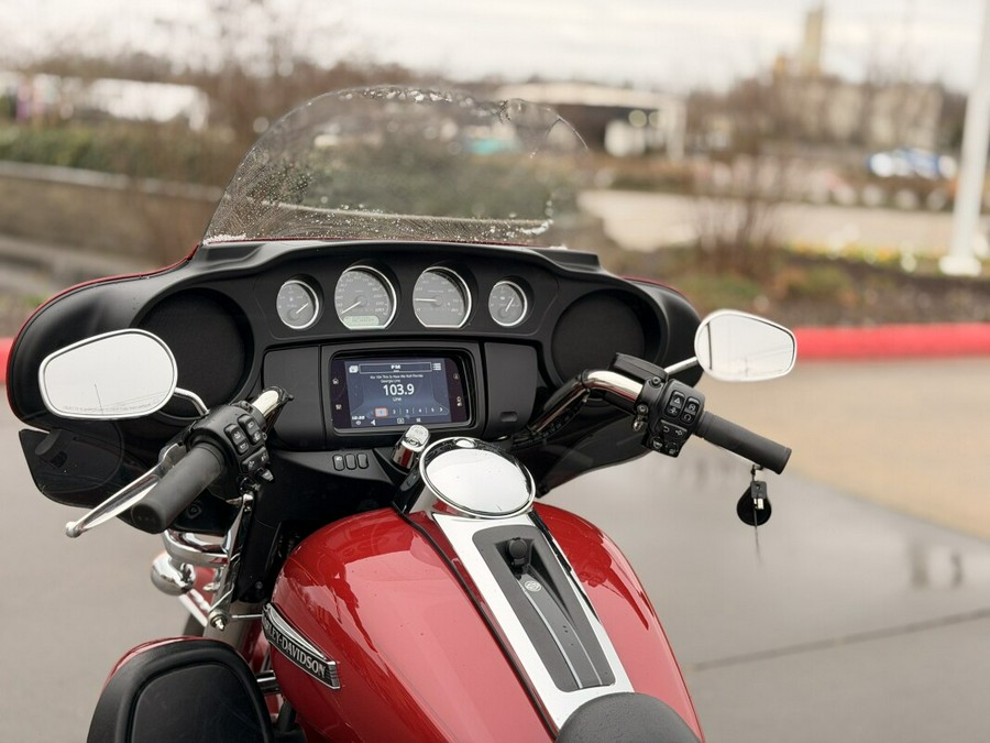 2021 Harley-Davidson® Tri Glide® Ultra FLHTCUTG Billiard Red