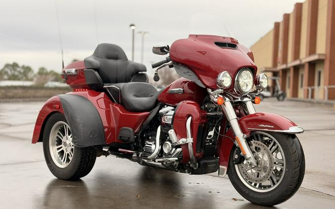 2021 Harley-Davidson® Tri Glide® Ultra FLHTCUTG Billiard Red