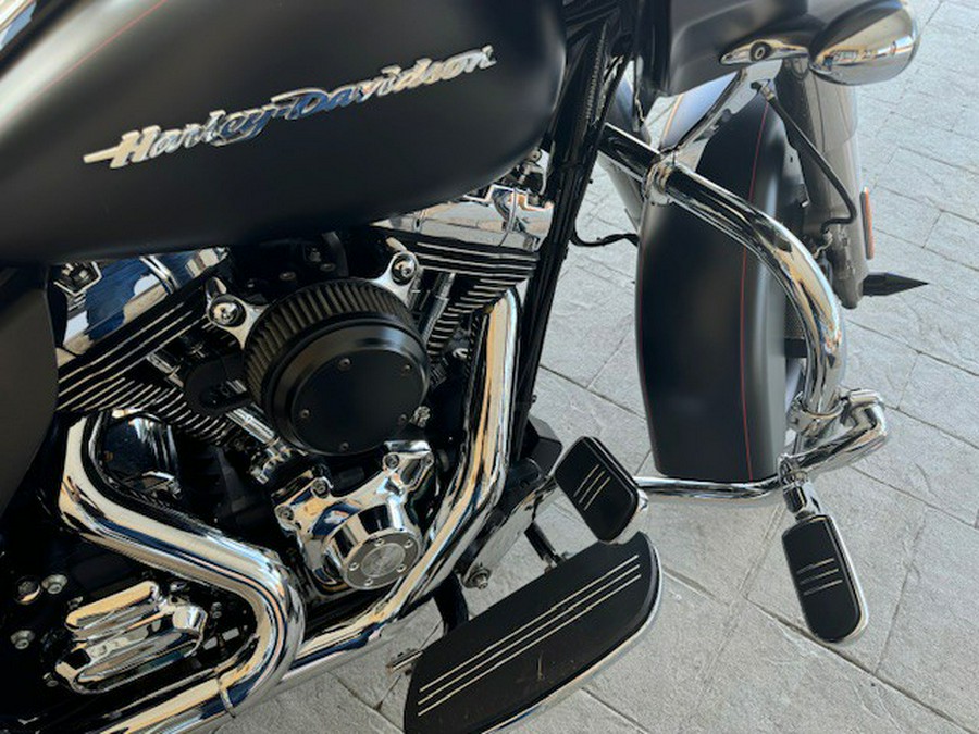 2015 Harley-Davidson® FLTRXS ROAD GLIDE SPECIAL