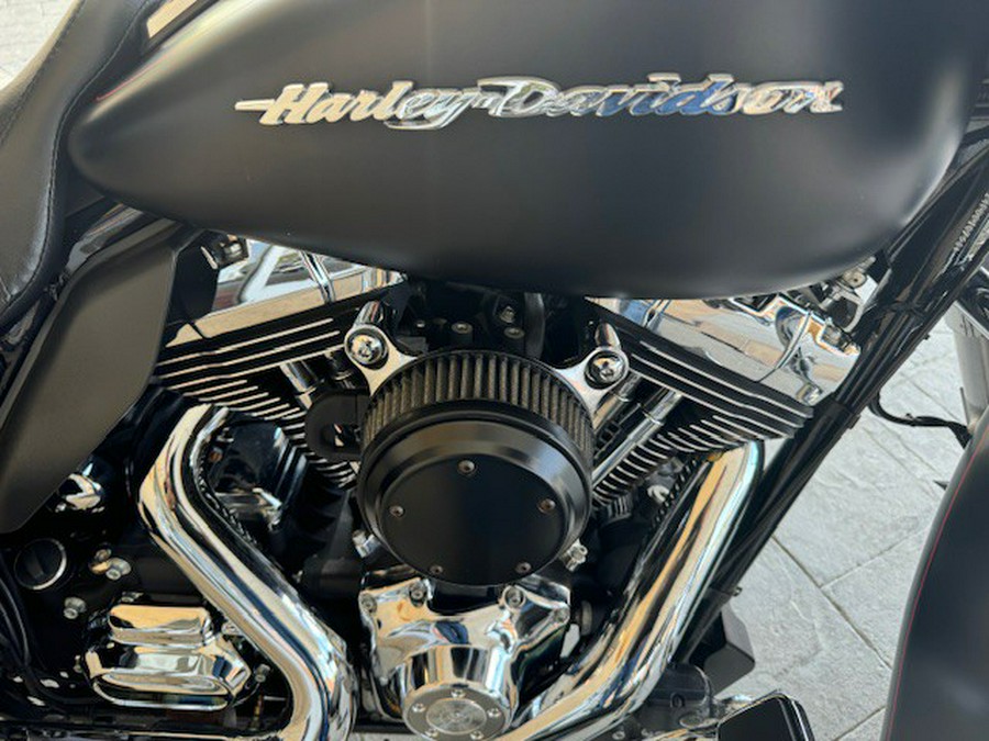 2015 Harley-Davidson® FLTRXS ROAD GLIDE SPECIAL