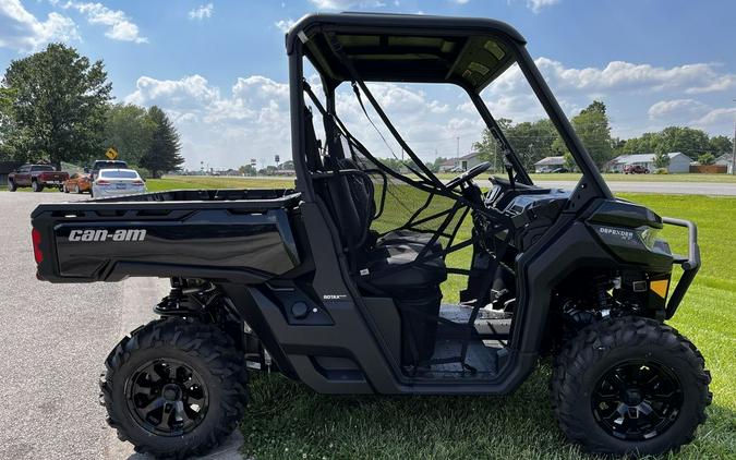 2024 Can-Am® Defender XT HD10