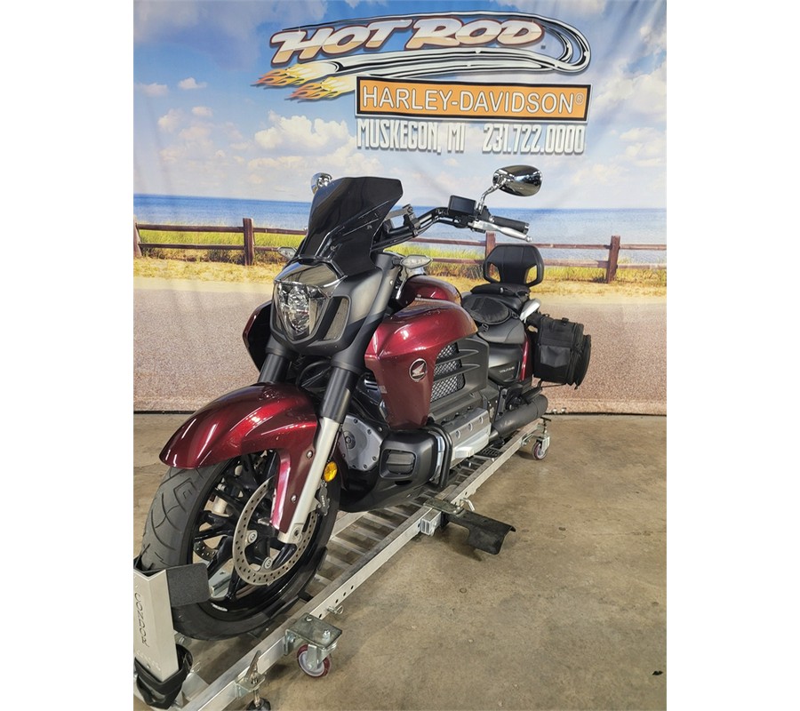 2014 HONDA GL1800C