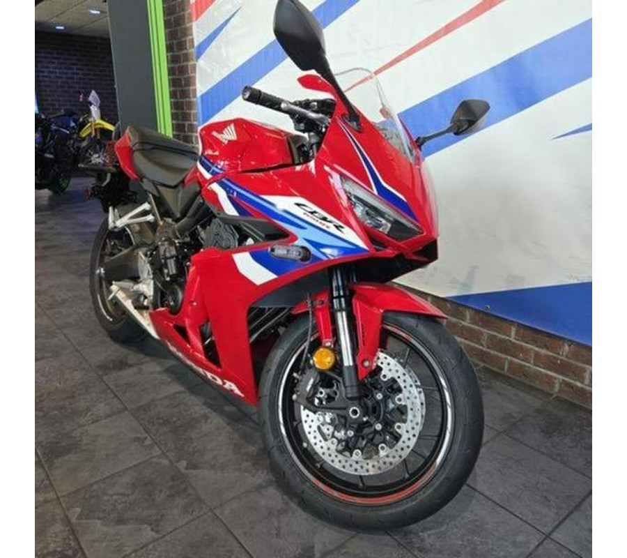 2026 Honda® CBR650R E-Clutch