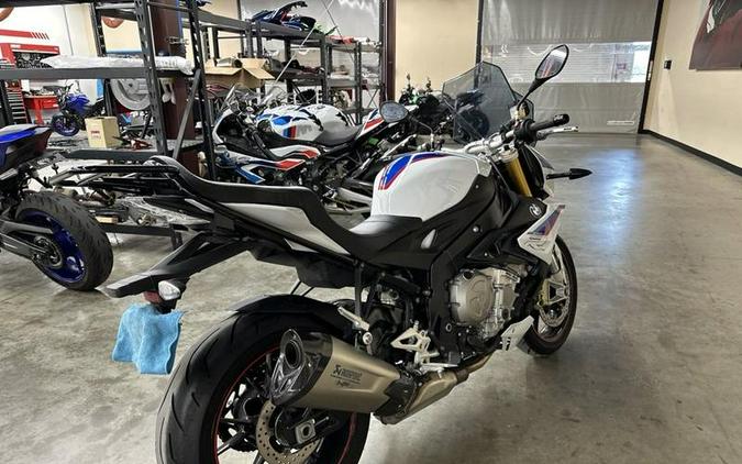 2020 BMW S 1000 R Light White / Racing Blue / Racing Red