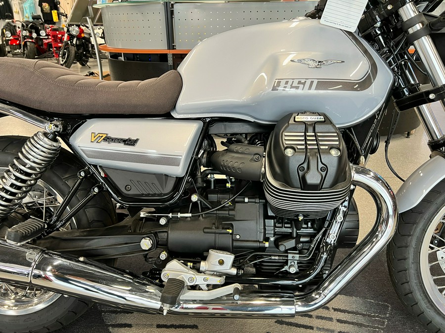 2022 Moto Guzzi V7 Special