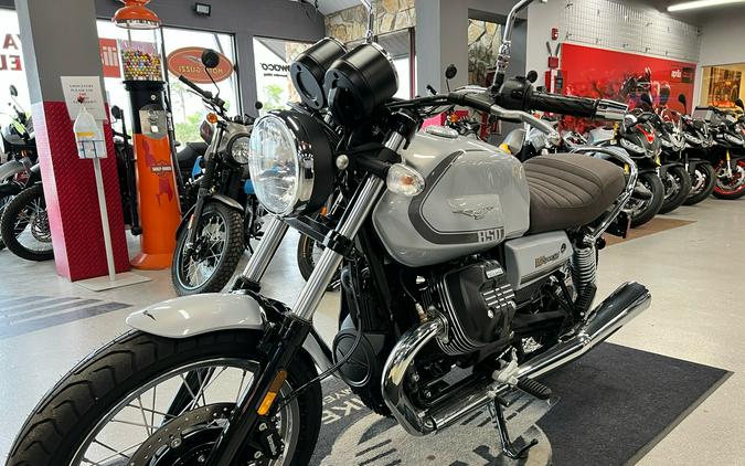 2022 Moto Guzzi V7 Special