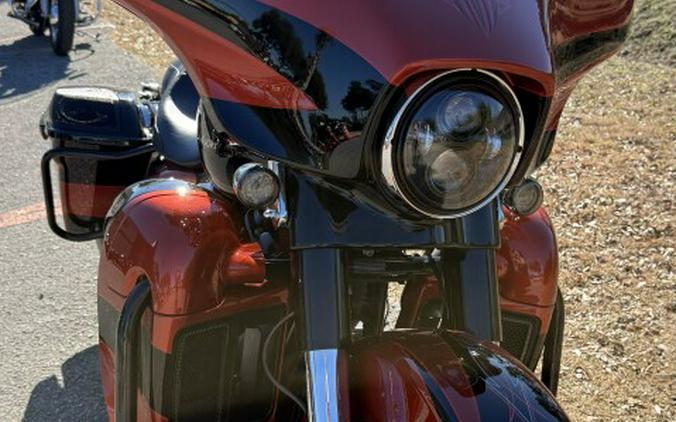 2017 Harley-Davidson® FLHXSE CVO™ Street Glide®