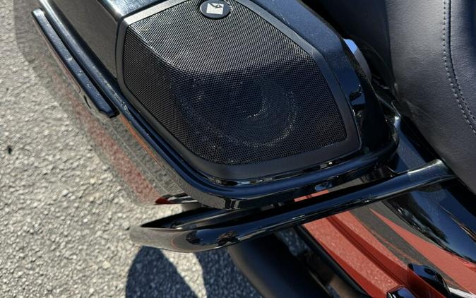 2017 Harley-Davidson® FLHXSE CVO™ Street Glide®