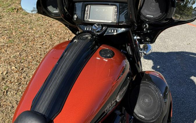 2017 Harley-Davidson® FLHXSE CVO™ Street Glide®